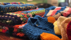 Prendas de lana para niños tejidas a mano