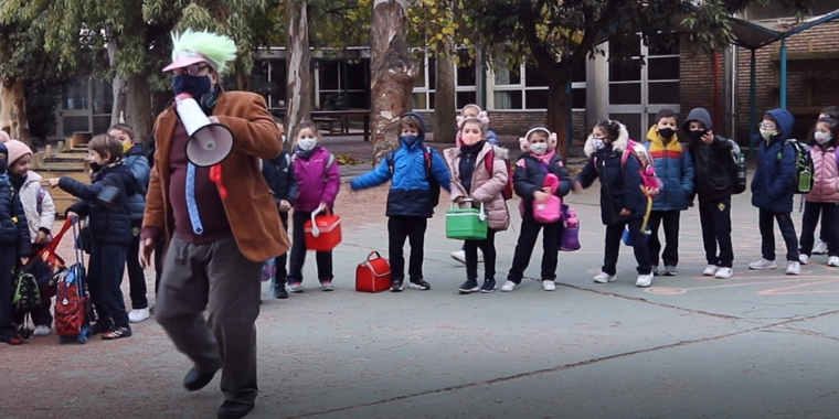 Escolares en el patio de Primaria