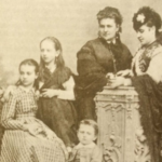 Fotografía histórica: escena familiar