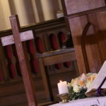 Biblia y cruz