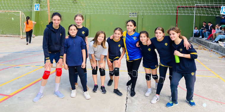 Equipo de minivoleibol extracurricular de Primaria 2023