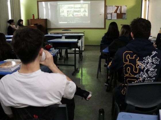 Mesa redonda con exalumnos