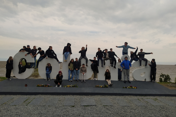 El grupo de estudiantes en Colonia del Sacramento