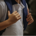 Niño con mochila
